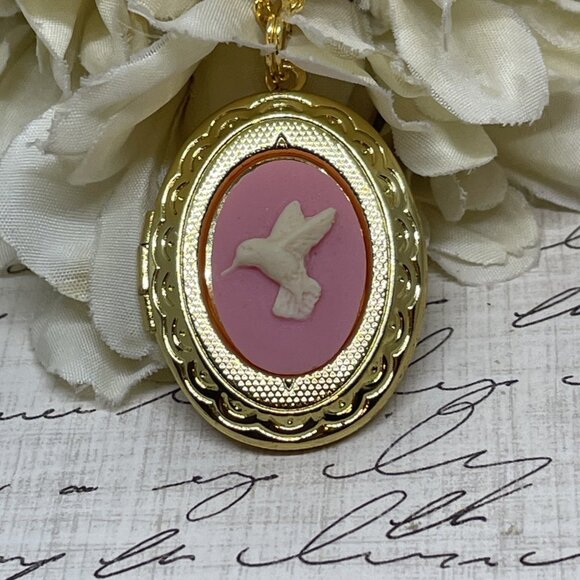 Gold Memorial Jewelry Pink Hummingbird Cameo Locket Necklace Pendant Wedding - Picture 5 of 8